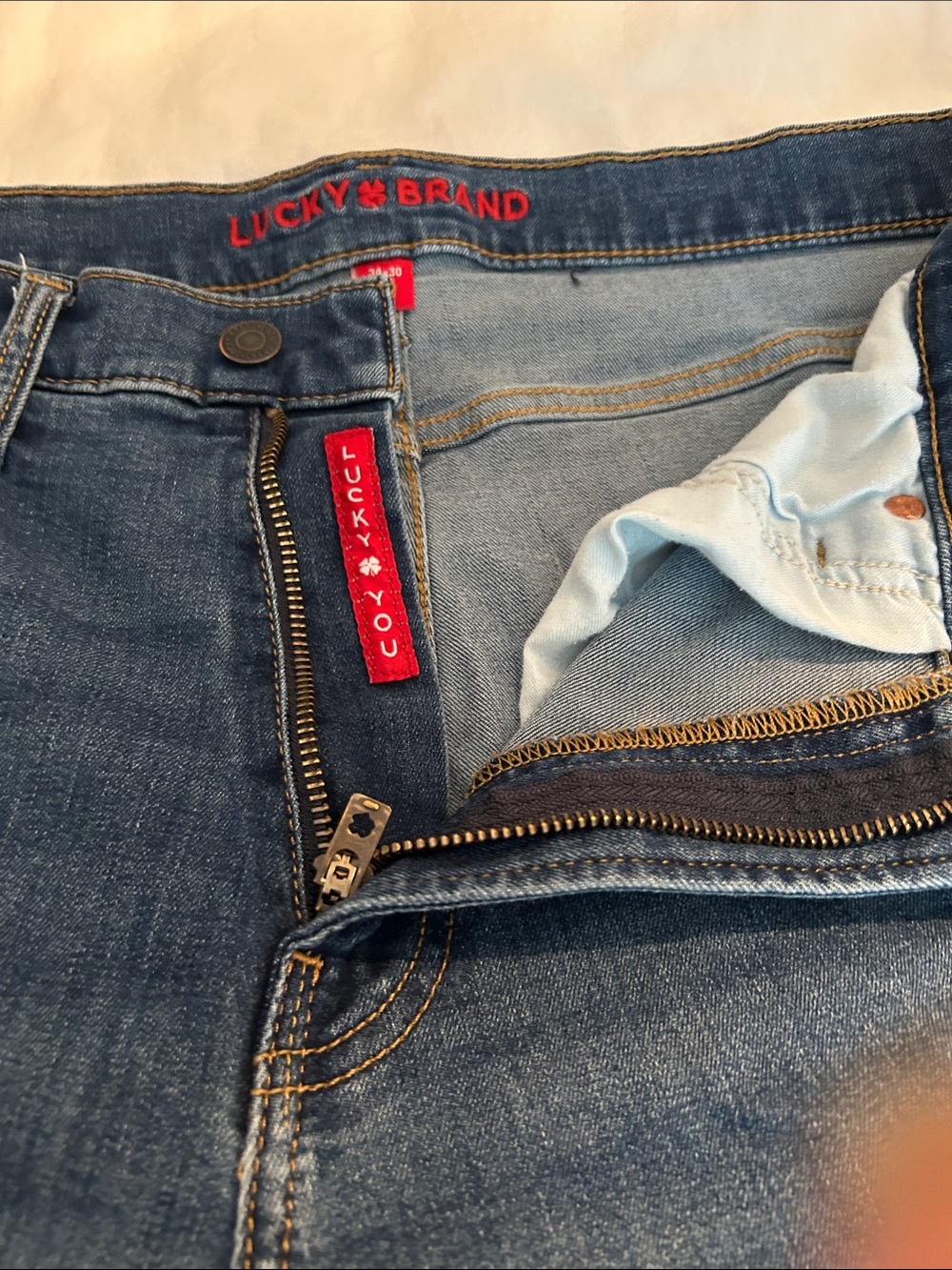 Mens Lucky Brand jeans
Size-34X30